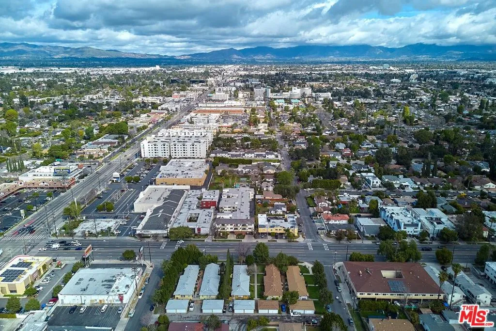 6443 Columbus Avenue, Van Nuys, California 91411 home-pic-17